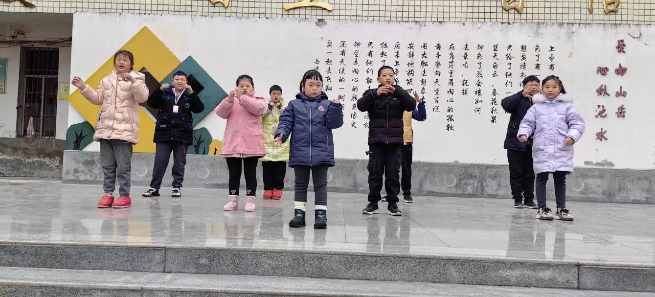 76b3a09d7f1542d7ad3e4a3f0d8c8a4e_noop(1).jpg 76b3a09d7f1542d7ad3e4a3f0d8c8a4e_noop(1).jpg